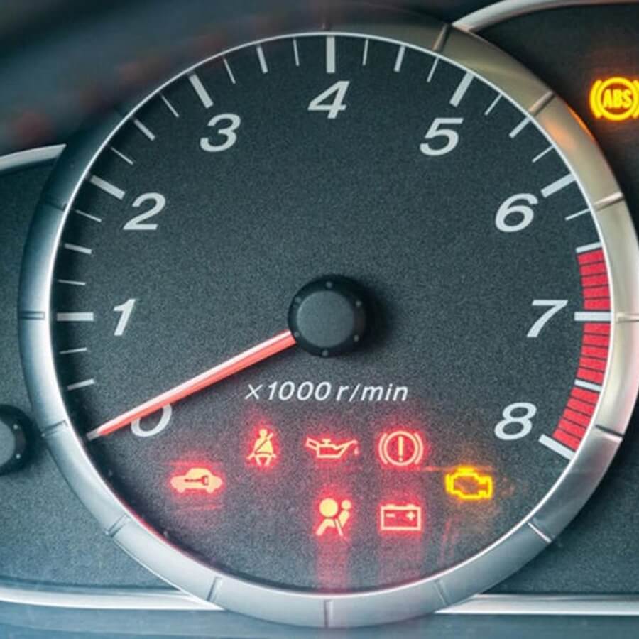 Cảnh báo dấu chấm than trên ô tô