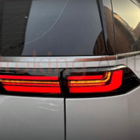 Hình ảnh trước - sau khi thay đèn hậu Kia Carnival kiểu BMW