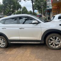 Lắp đặt Lòng Vè Nhựa Hyundai Tucson tăng tính thẩm mỹ