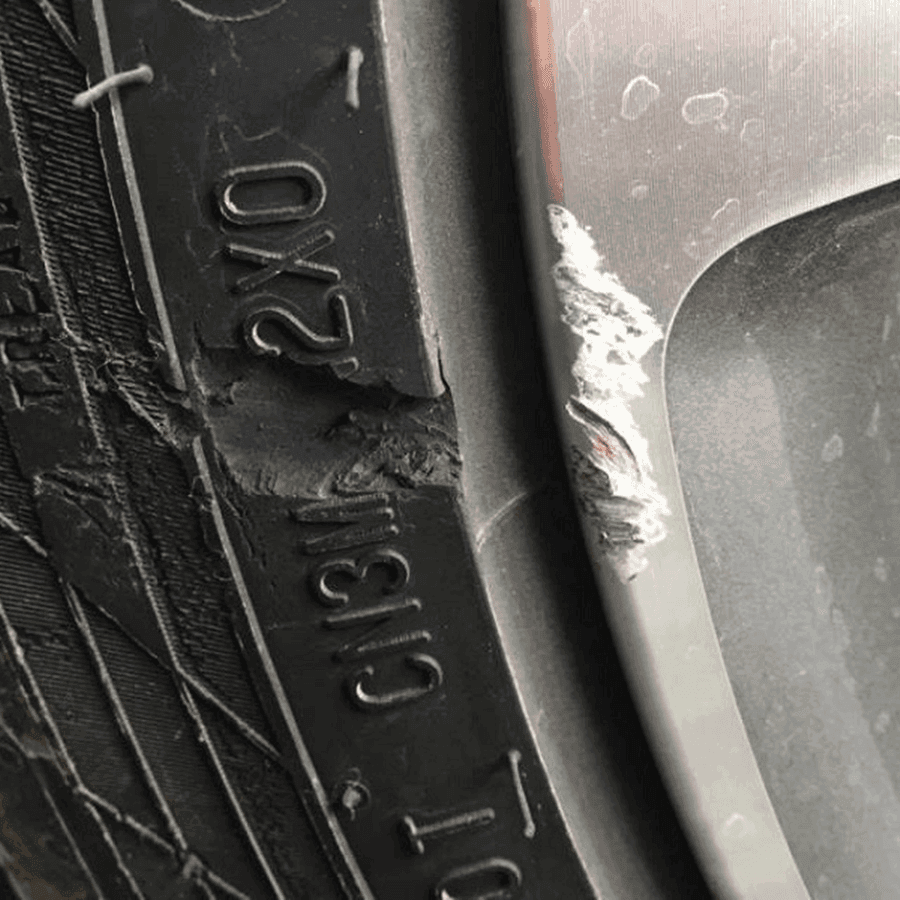 Lốp ô tô bị sứt