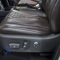 Lắp đặt ghế chỉnh điện oto cho xe Innova
