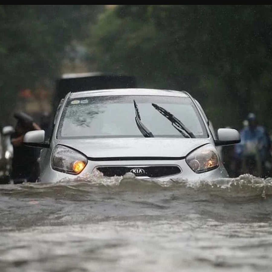 Xe ô tô bị ngập nước