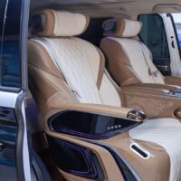 Độ Ghế Limousine Kia Carnival 2024 Crystal Throne 4.0 có chế độ nâng chân, ngả lưng dễ dàng