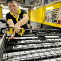 Lắp giá nóc Rhino