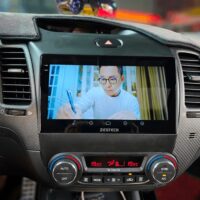 Màn hình QLED cung cấp hình ảnh sống động và màu sắc trung thực
