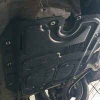 Lắp đặt tấm chắn bùn gầm xe ô tô tại OroKing Auto