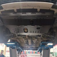 Lắp đặt tấm chắn gầm Toyota Vios tại OroKing Auto
