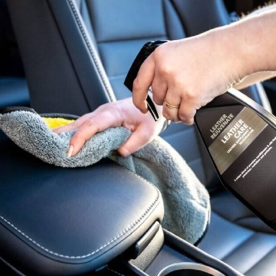 Vệ sinh ghế nỉ ô tô