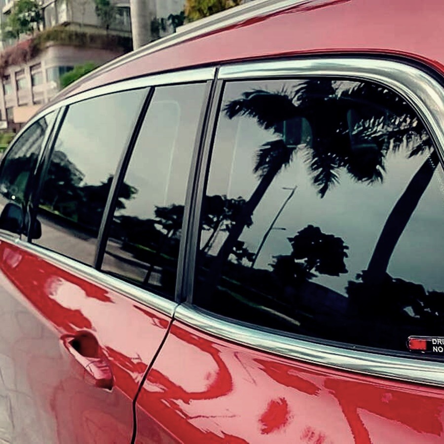 Dán phim cách nhiệt ô tô có bị phạt không