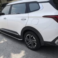 Đặc điểm của bệ bước chân Kia Carens 2023 mẫu Knight