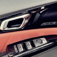 Bọc da taplo Kia Carnival