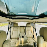 Quy trình thi công bọc trần da lộn xe Range Rover tại OroKing Auto
