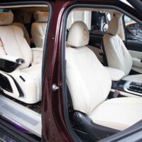 Bộ công tác điều khiển ngay tay có màn hình cảm ứng sử dụng dễ dàng