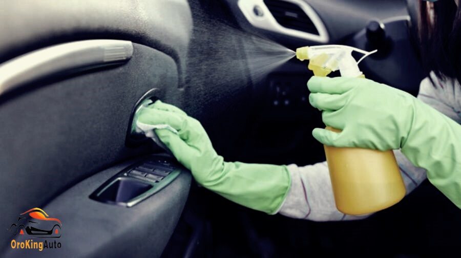Vê sinh vết bẩn trên bề mặt nhựa bằng hóa chất chuyên dụng