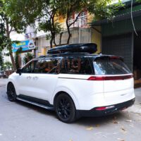 Nóc Kia Carnival được trang bị phụ kiện cốp