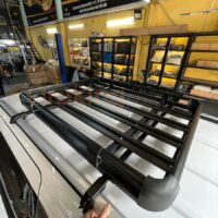 Cản chướng ngại vật bằng giá nóc xe Kia Carnival vô cùng tuyệt vời