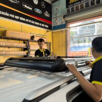 Baga nóc xe Kia Carnival tăng tạo độ thẩm mỹ, sang trọng cho xe