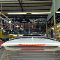 Cản chướng ngại vật bằng baga nóc xe Kia Carnival vô cùng tuyệt vời