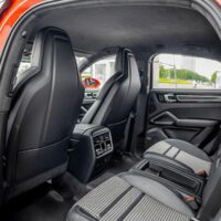 Da lộn sở hữu khả năng cách nhiệt hiệu quả, đánh tay oi bức trong ngày nắng nóng.