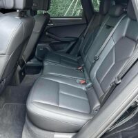 Bọc trần da lộn xe Porsche Macan giúp nâng tầm nội thất ô tô trở nên sang trọng và cuốn hút hơn.