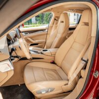 Nên vệ sinh trần da lộn thường xuyên nhằm tránh tình trạng tích bụi gây khó chịu cho người ngồi.