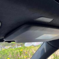 Nên vệ sinh trần da lộn thường xuyên nhằm tránh tình trạng tích bụi gây khó chịu cho người ngồi.