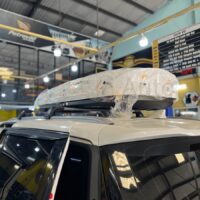 Nóc Kia Sedona được trang bị phụ kiện cốp