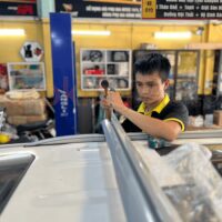 Toàn bộ phụ kiện lắp ráp cốp nóc phi thuyền Kia Sedona 600l