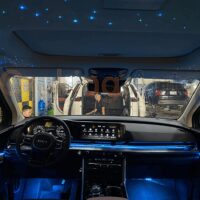 Độ trần xe Kia Carnival 2024 kiểu sao thông thường trang bị các chức năng cơ bản được nhiều chủ xe lựa chọn nhất hiện nay