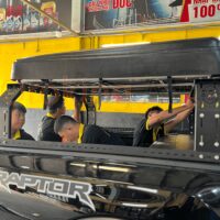 Lều dã ngoại gắn nóc xe ô tô tiện dụng