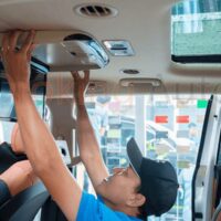 Màn hình ốp trần Kia Carnival 2024 15.6 inch có sẵn tại OroKing Auto