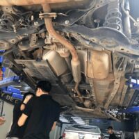 Phủ gầm Mazda CX5 2024 chính hãng Senfineco gốc dầu là việc làm cần thiết giúp bảo vệ gầm xe tối ưu