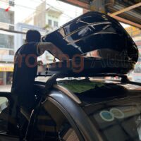Cốp nóc xe Mazda CX3 chứa đựng nhiều đồ đạc