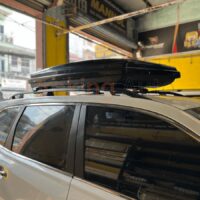 Nóc Kia Sedona được trang bị phụ kiện cốp