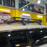 Baga nóc xe Kia Sedona chịu được trọng lượng lớn