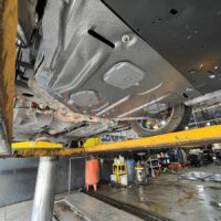 Vì sao nên lắp đặt tấm chắn bùn gầm xe ô tô