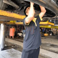 Lắp đặt tấm chắn gầm Kia Carnival tại OroKing Auto