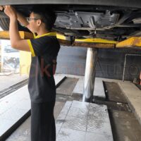 Vì sao nên lắp đặt tấm chắn bùn gầm xe ô tô