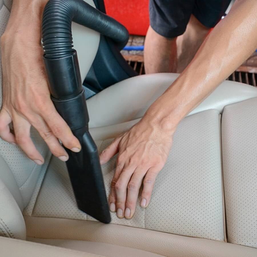 Vệ sinh ghế da ô tô