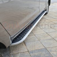 Lắp đặt bệ bước chân Mitsubishi Xforce 2024