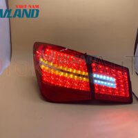 Đèn hậu Chervolet Cruze 2010 - 2016 mẫu Mercedes cũ nguyên cụm sở hữu thiết kế đẹp mắt - sang trọng cùng dãy màu nổi bật và sinh động.