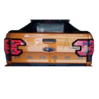Đèn hậu Ford Ranger màu trong viền led đỏ nguyên cụm sở hữu thiết kế đẹp mắt - sang trọng cùng dãy màu nổi bật và sinh động.
