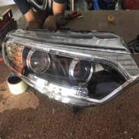 Đèn pha Ford Ecosport 2015 - 2016 mẫu 2 bi nguyên cụm sở hữu thiết kế đẹp mắt - sang trọng cùng dãy màu nổi bật và sinh động.