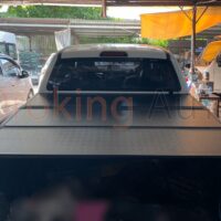 Mở, đóng nắp thùng 3 tấm cho xe Ford Ranger Stormtrak 2024 nhanh chóng