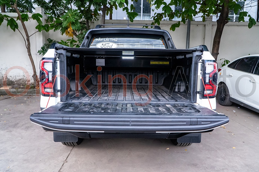 OroKing Auto - Cửa hàng cung cấp nắp thùng cuộn điện Ford Ranger Stormtrak 2024 hiệu Option chính hãng