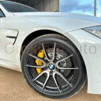 Lắp đặt ốp má phanh Brembo BMW 320i