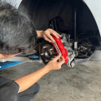 Lắp đặt ốp má phanh Brembo Honda Civic G11