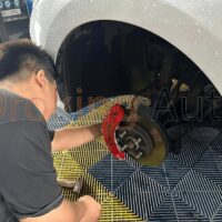 Lắp đặt ốp má phanh Brembo Hyundai Accent 2018 - 2019