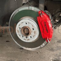 Lắp đặt ốp má phanh Brembo Vinfast Lux A