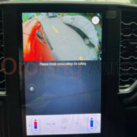 Camera 3 Mắt Ford Everest Platinum hiển thị hình ảnh qua màn hình trung tâm